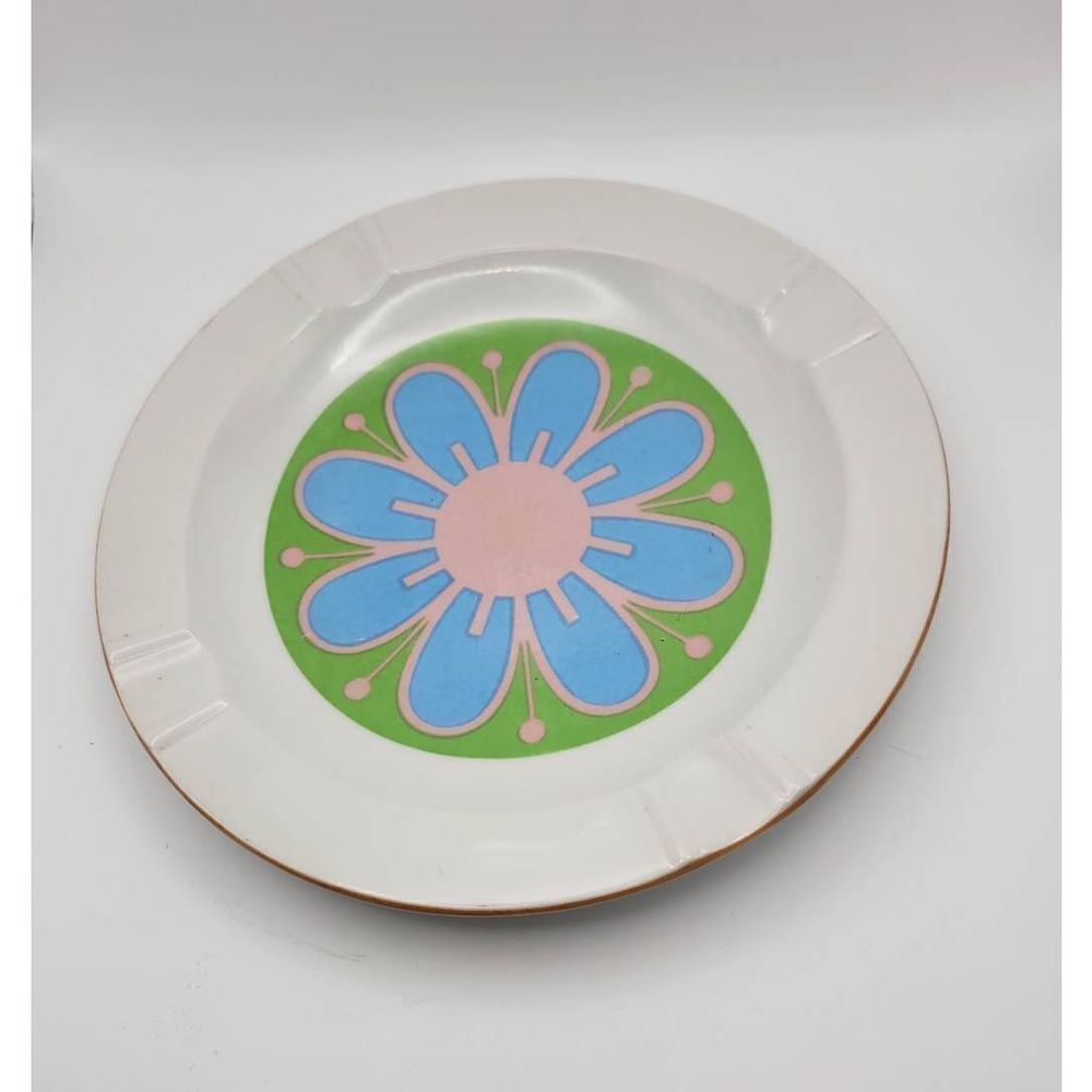 Groovy 1960's Pastel Atomic Minimalist Flower Ashtray.  Beautiful example of mid